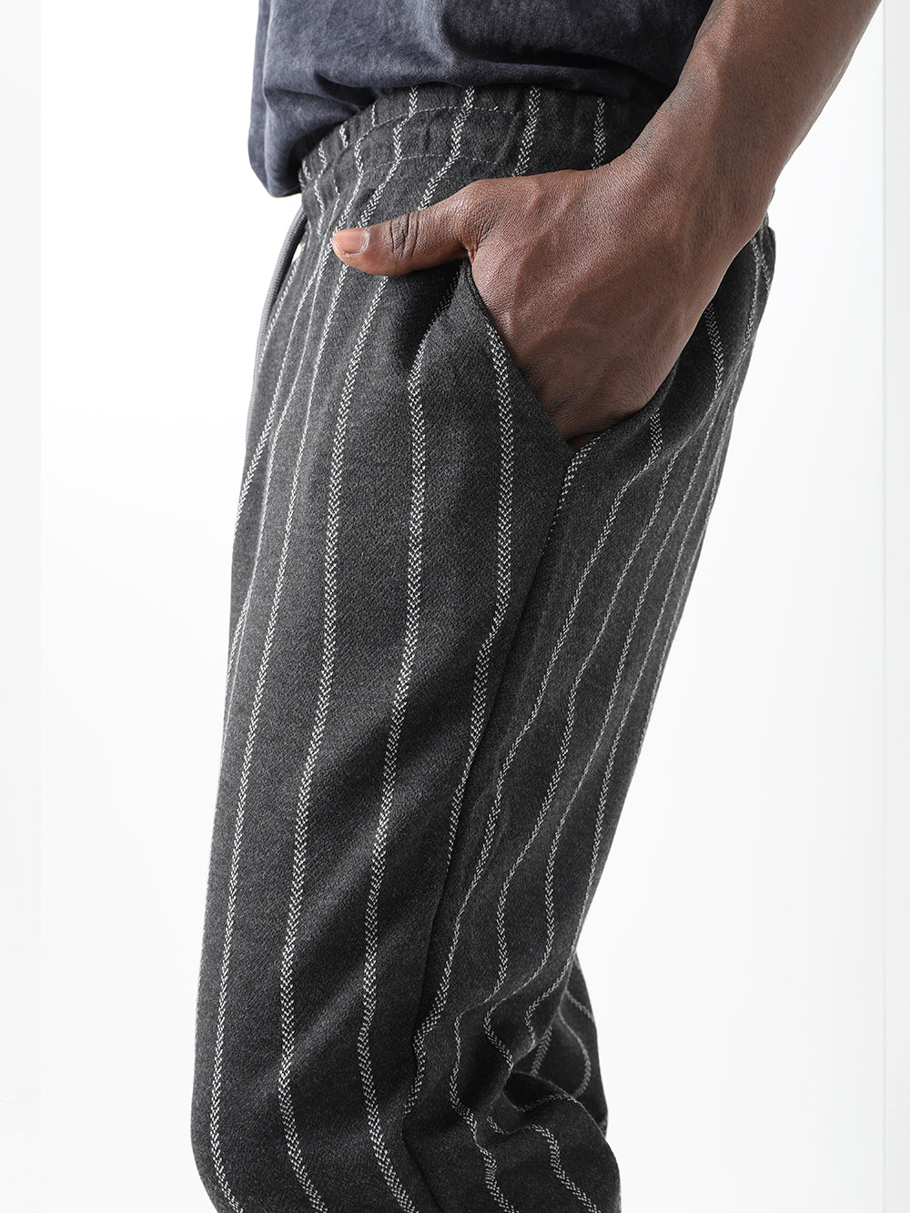 A man wearing the POLARITY JOGGERS.