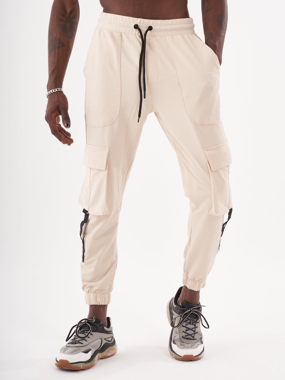 A man wearing CASCADE JOGGERS.