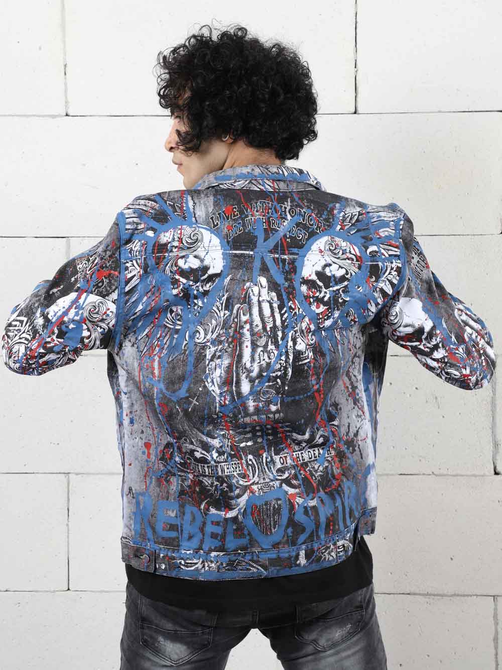 A man wearing LA VIDA LOCA skinny fit mens streetwear jeans.