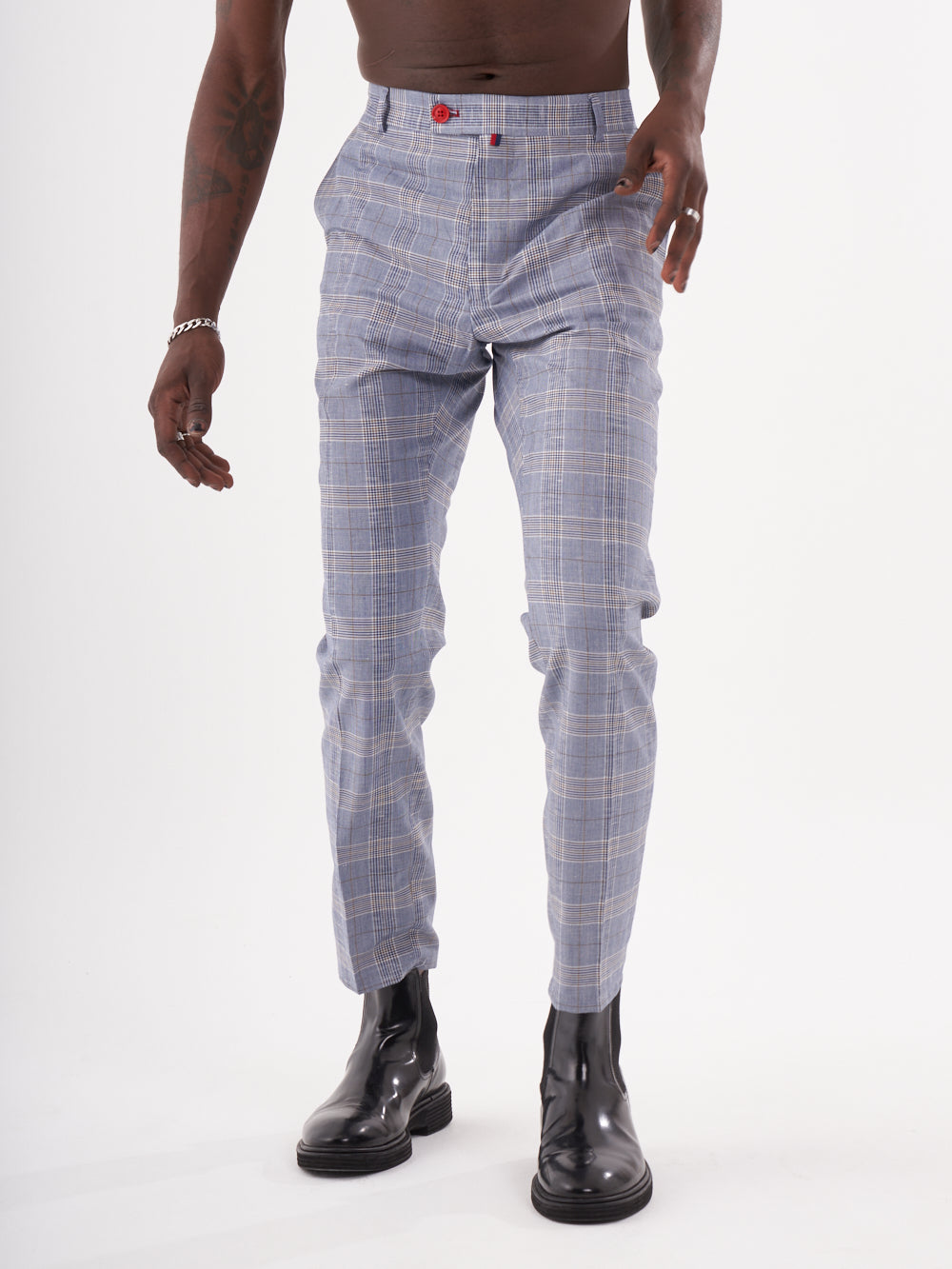 A black man wearing Moraine pants.