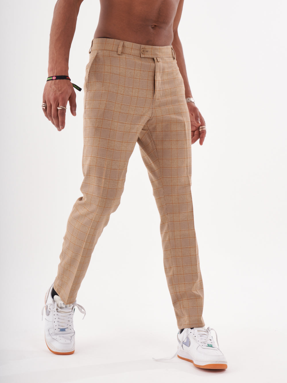 Buy DENNISON Men Beige & Brown Smart Tapered Fit Checked Regular Trousers -  Trousers for Men 10173219 | Myntra