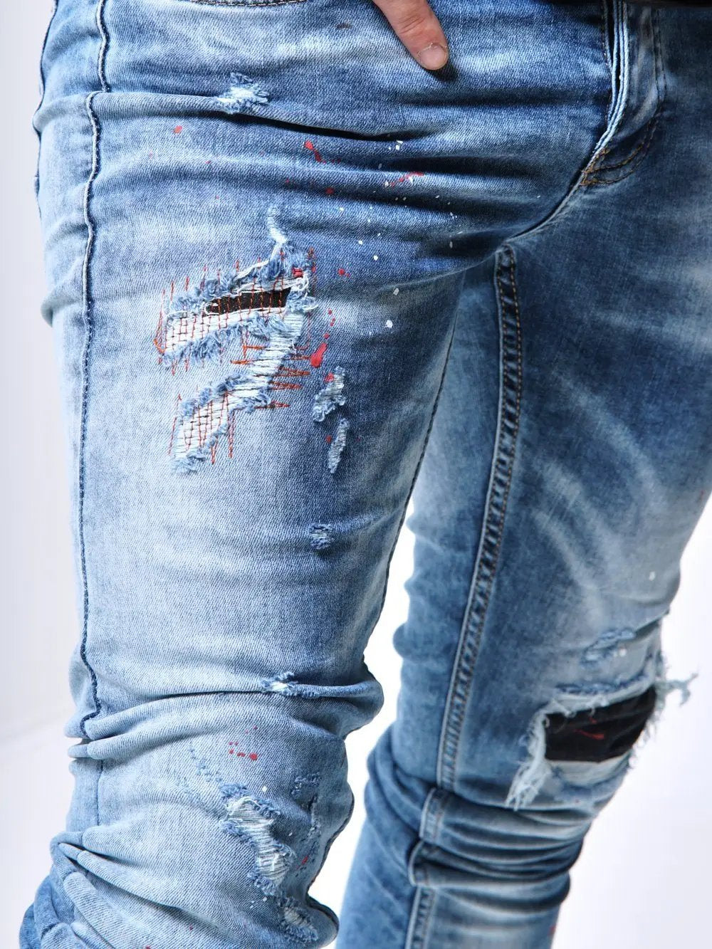 Close up right-thigh shot of the skinny fit streetwear jeans called THE SPECIAL ONE by SERNES